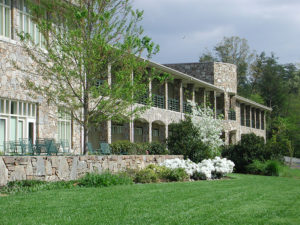 Groomed Springs Building at Pavillon Treatment Center